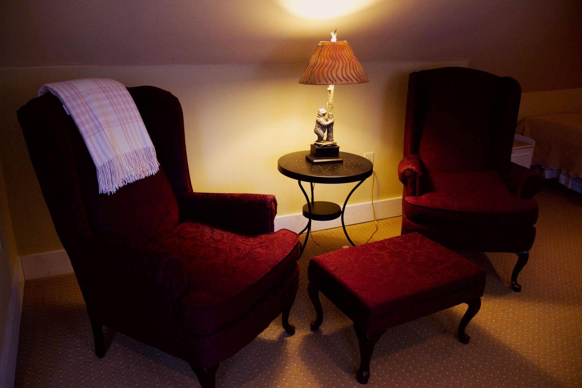 Inn At Baldwin Creek & Mary'S Restaurant Bristol 외부 사진